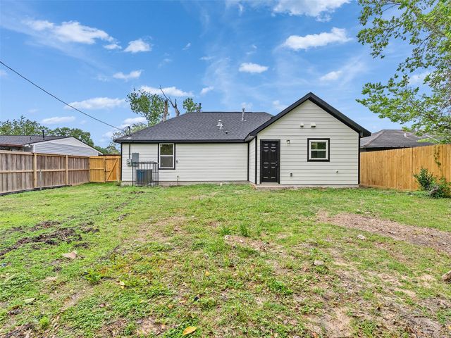 7207 Crestmont Street, Houston, TX 77033