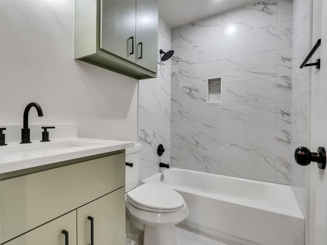 7207 Crestmont Street, Houston, TX 77033