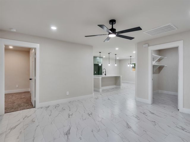 7207 Crestmont Street, Houston, TX 77033