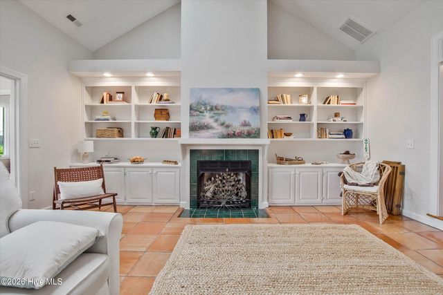 1231 Greenbriar Place, Vass, NC 28394