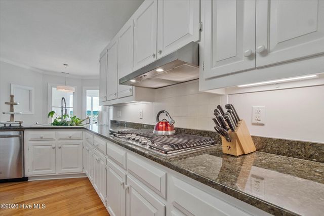 1231 Greenbriar Place, Vass, NC 28394