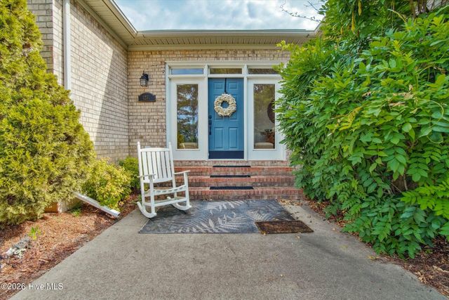 1231 Greenbriar Place, Vass, NC 28394
