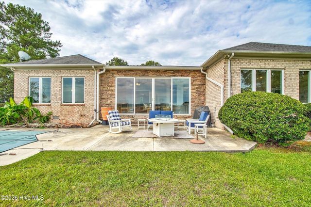 1231 Greenbriar Place, Vass, NC 28394