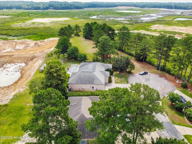 1231 Greenbriar Place, Vass, NC 28394
