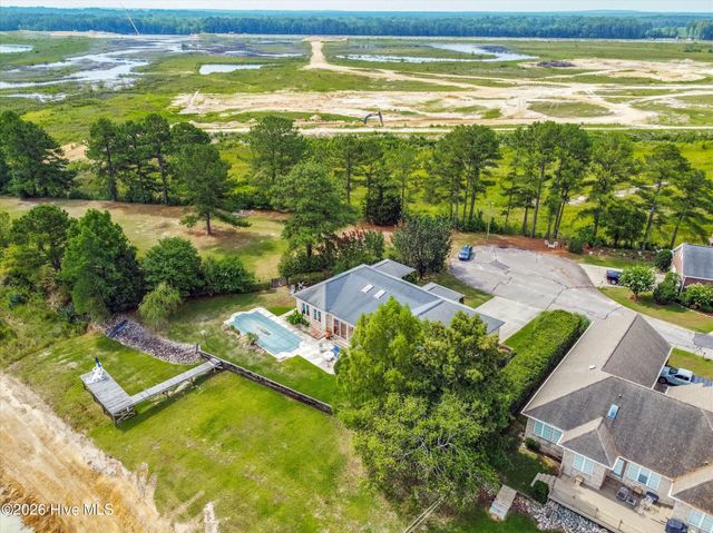 1231 Greenbriar Place, Vass, NC 28394