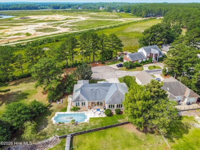 1231 Greenbriar Place, Vass, NC 28394