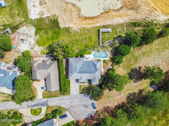 1231 Greenbriar Place, Vass, NC 28394