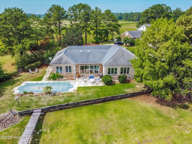 1231 Greenbriar Place, Vass, NC 28394