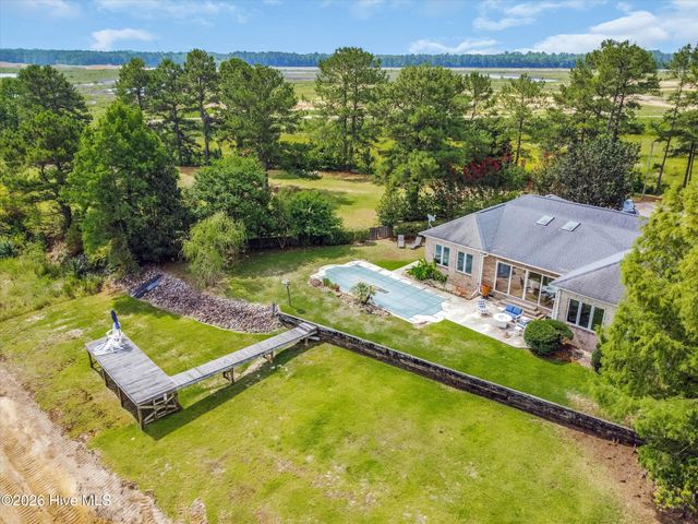 1231 Greenbriar Place, Vass, NC 28394