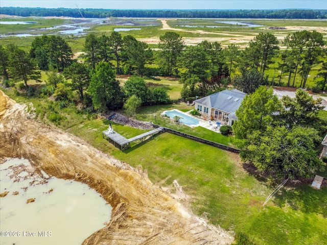 1231 Greenbriar Place, Vass, NC 28394