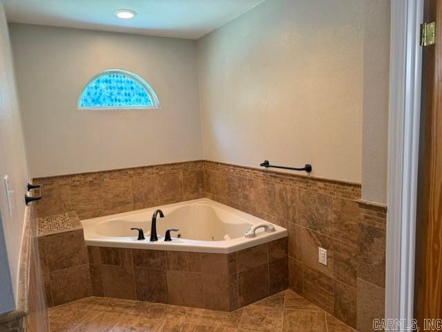 112 Berkshire Circle, Jacksonville, AR 72076