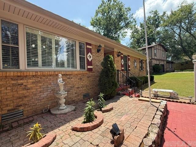 112 Berkshire Circle, Jacksonville, AR 72076
