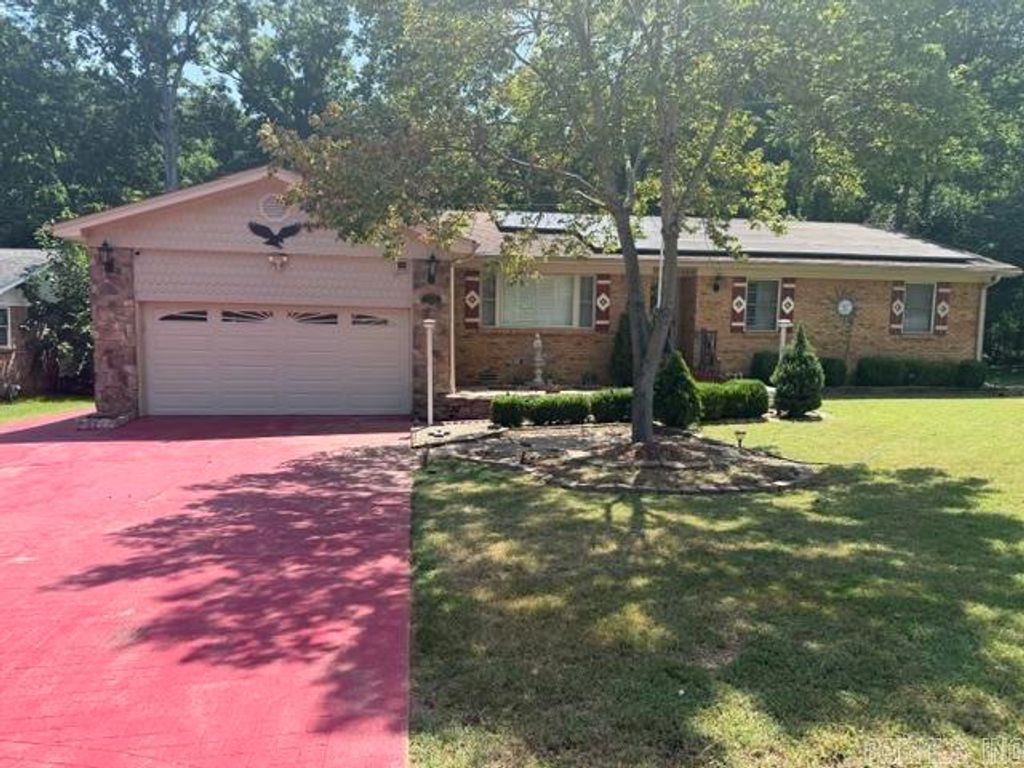 112 Berkshire Circle, Jacksonville, AR 72076