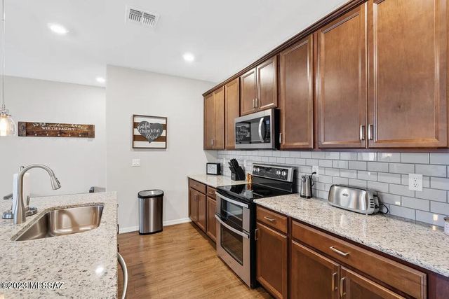 8638 N Genoa Court, Tucson, AZ 85742