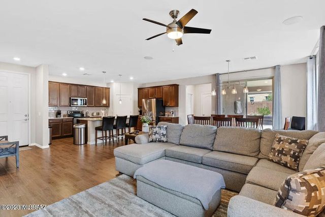 8638 N Genoa Court, Tucson, AZ 85742