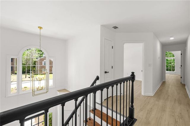 649 Mountain Harbor, Stone Mountain, GA 30087