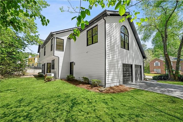 649 Mountain Harbor, Stone Mountain, GA 30087