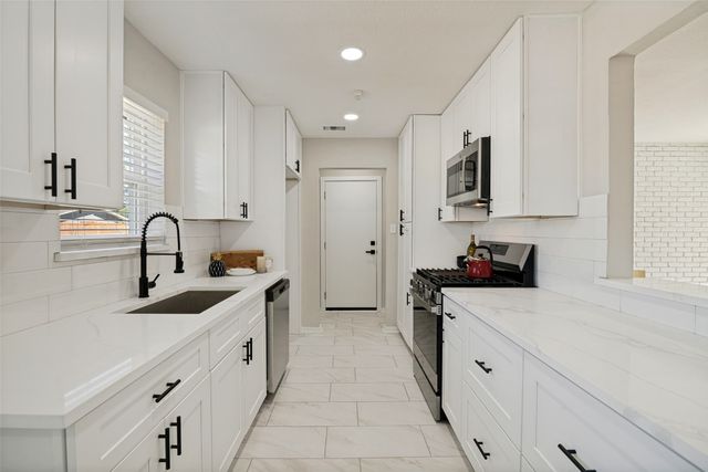 748 Kingswood Avenue, Richardson, TX 75080
