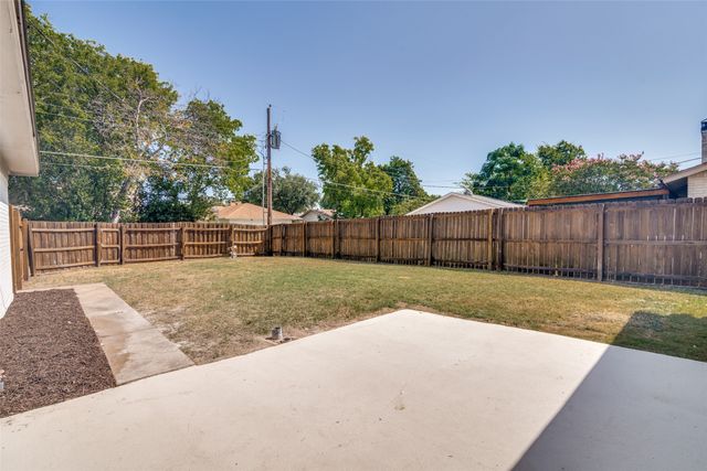 748 Kingswood Avenue, Richardson, TX 75080