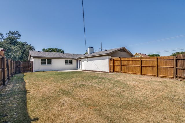 748 Kingswood Avenue, Richardson, TX 75080