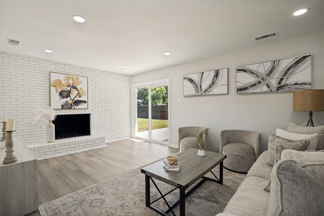 748 Kingswood Avenue, Richardson, TX 75080