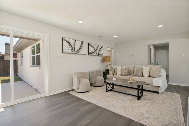 748 Kingswood Avenue, Richardson, TX 75080