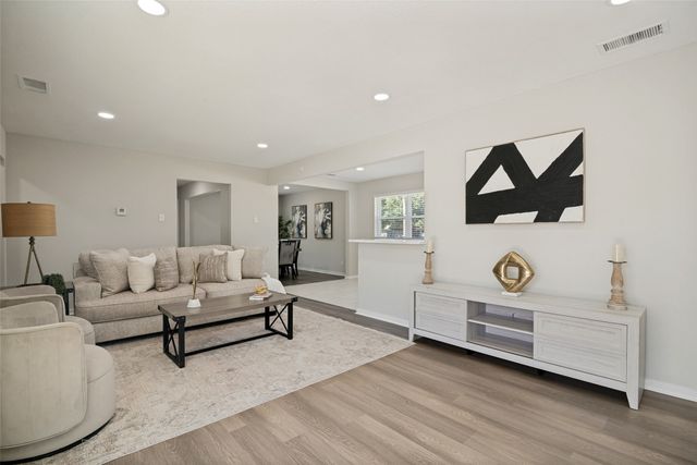 748 Kingswood Avenue, Richardson, TX 75080