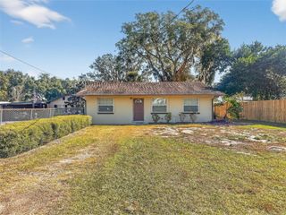 510 N BARROW AVENUE, Tavares, FL 32778