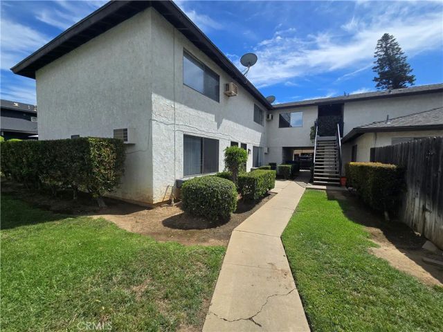 160 Greentree, La Habra, CA 90631