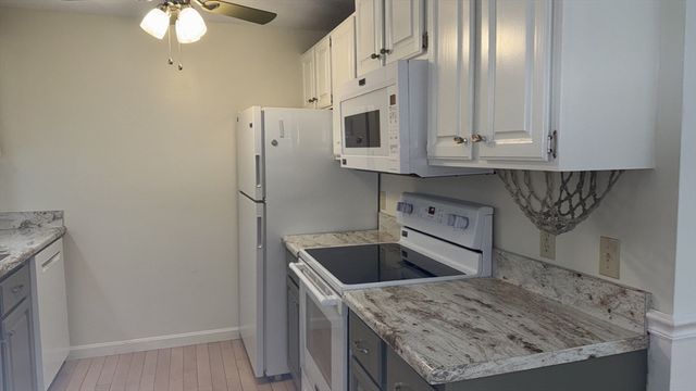 192 Pleasant Street 25, Leominster, MA 01453