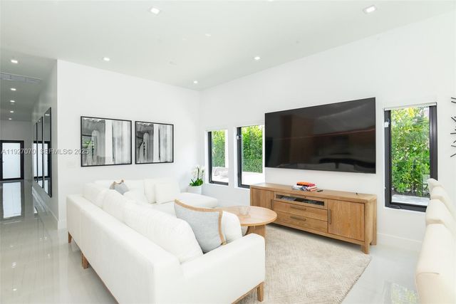 306 Plymouth Rd, West Palm Beach, FL 33405