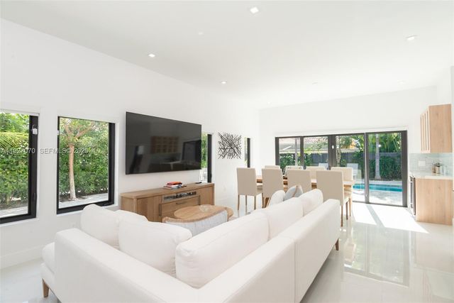 306 Plymouth Rd, West Palm Beach, FL 33405