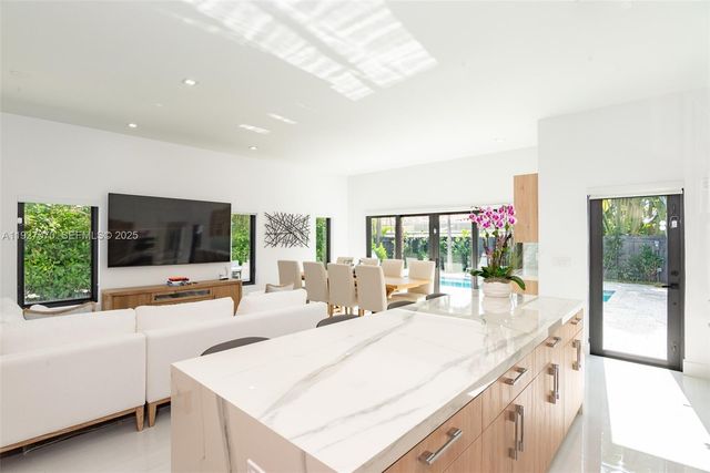 306 Plymouth Rd, West Palm Beach, FL 33405