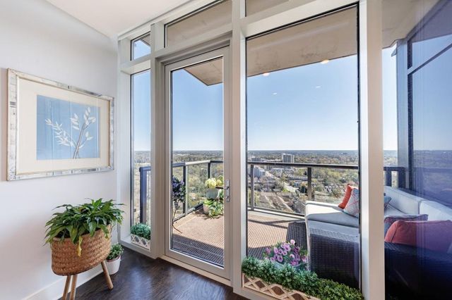 3630 Peachtree Road NE 2608, Atlanta, GA 30326