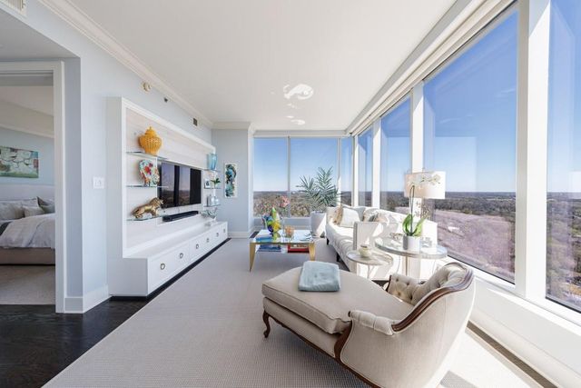 3630 Peachtree Road NE 2608, Atlanta, GA 30326