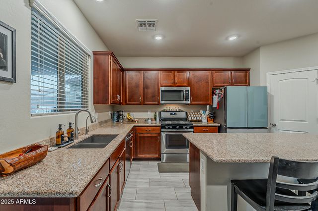 17170 W BUTLER Avenue, Waddell, AZ 85355