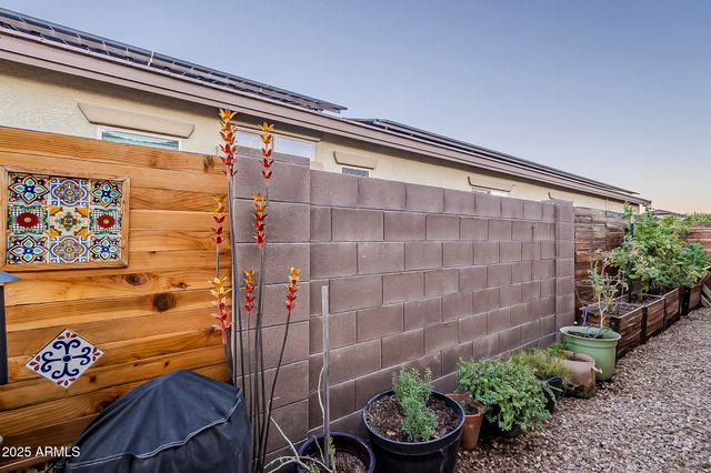 17170 W BUTLER Avenue, Waddell, AZ 85355