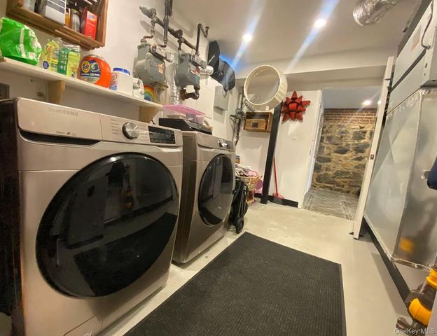 4112 20th Avenue, Astoria, NY 11105