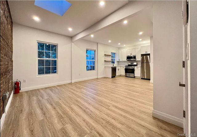 4112 20th Avenue, Astoria, NY 11105