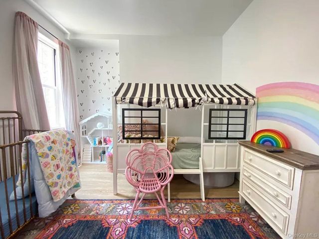 4112 20th Avenue, Astoria, NY 11105