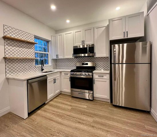 4112 20th Avenue, Astoria, NY 11105