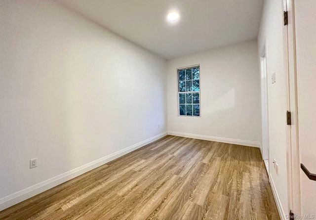 4112 20th Avenue, Astoria, NY 11105