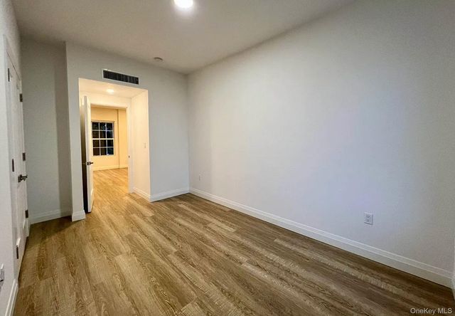 4112 20th Avenue, Astoria, NY 11105
