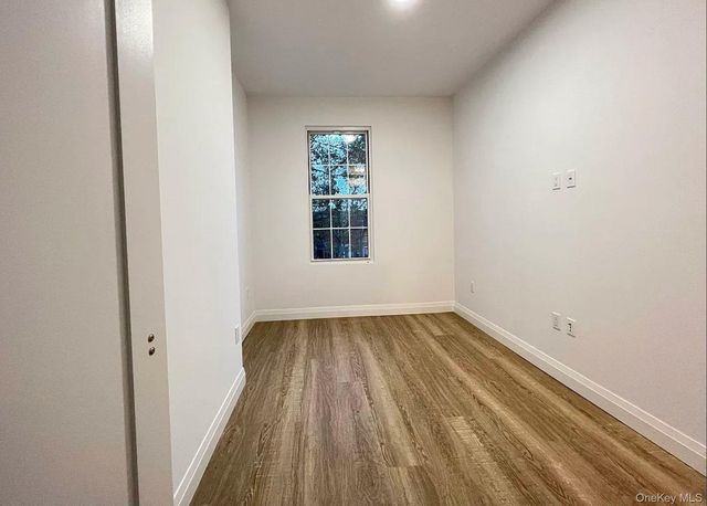 4112 20th Avenue, Astoria, NY 11105