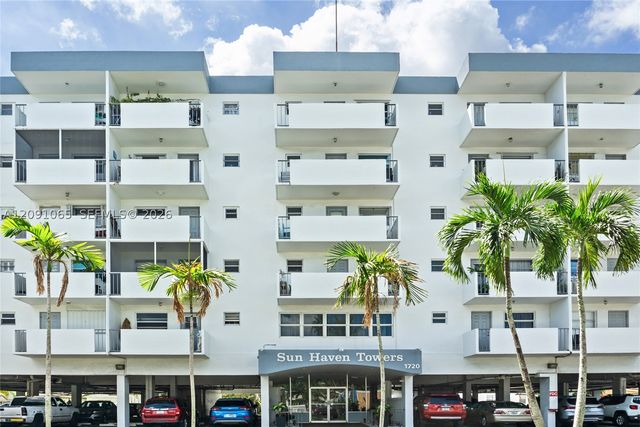 1720 Jefferson St 407, Hollywood, FL 33020