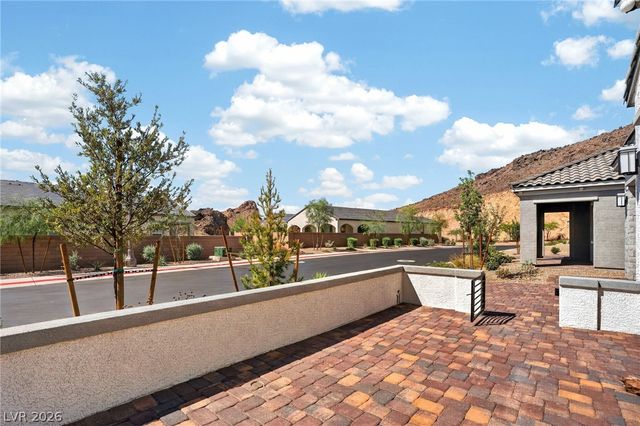 72 Navajo Bridge Lane, Henderson, NV 89011