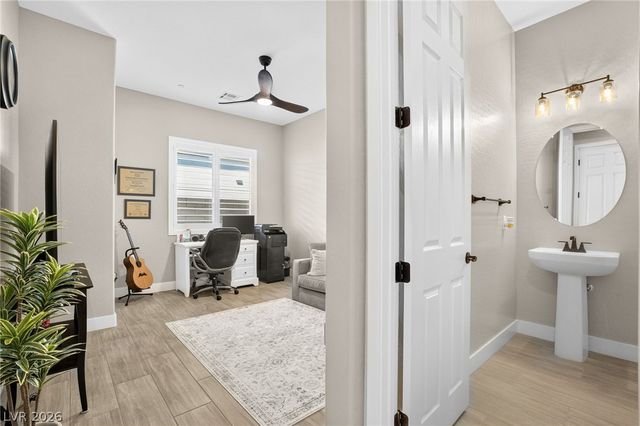 72 Navajo Bridge Lane, Henderson, NV 89011