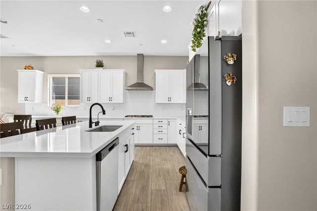 72 Navajo Bridge Lane, Henderson, NV 89011
