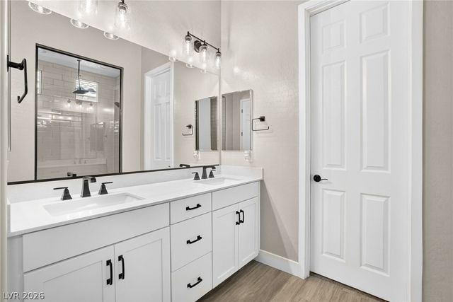 72 Navajo Bridge Lane, Henderson, NV 89011
