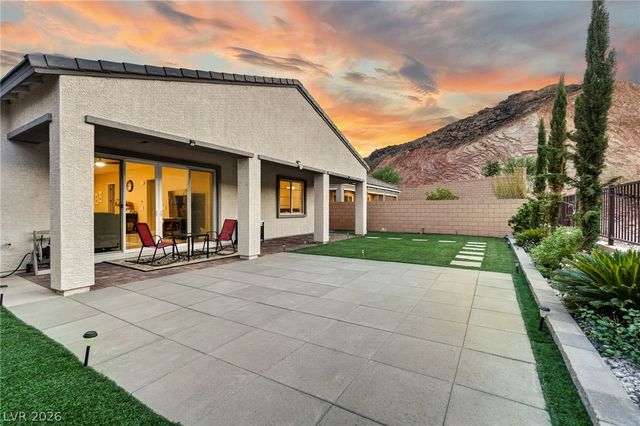 72 Navajo Bridge Lane, Henderson, NV 89011